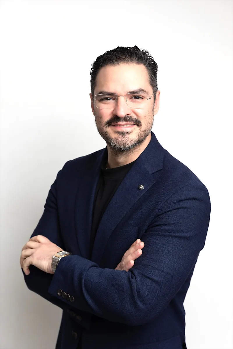 Dr. Marco Augusto González Gómez - Neurocirujano de Columna